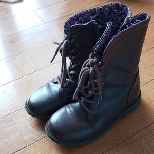Kids boots